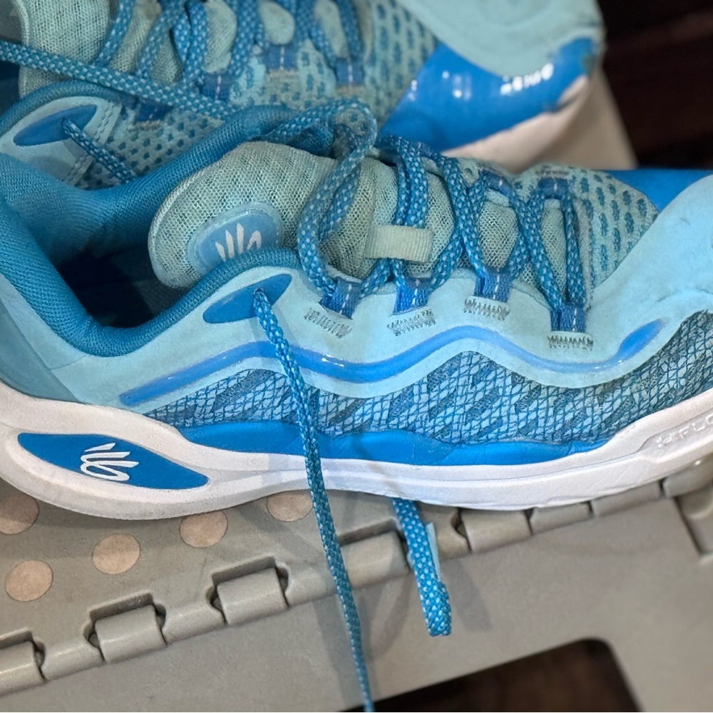 Under Armour Curry 11 size 8.5